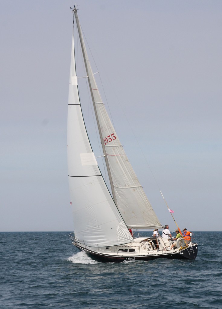 Eclipse, a C&C 38, en route to Mackinac Island, presented by Veuve Clicquot © Event Media